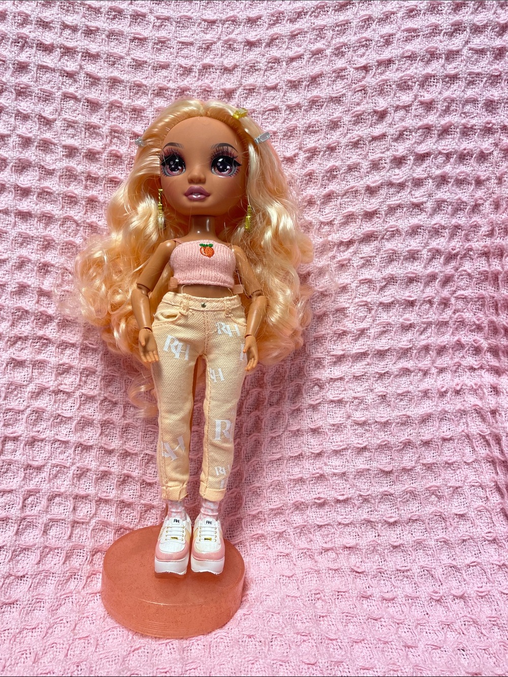 Rainbow High -  Georgia Bloom Fashion Doll with Long Peach colored Hair